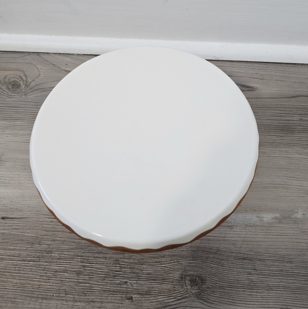 Target Bullseye Playground Christmas 2025 Ceramic Gingerbread Cake Stand - Picture 5 of 8